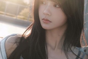 青春回忆：碎花裙与成长痕迹