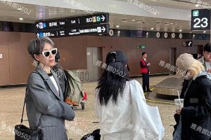 62岁叶童浪姐6气场全开，银发西装秒杀全场
