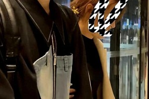 柯淳姐姐回应女助理挽手争议，呼吁理性看待