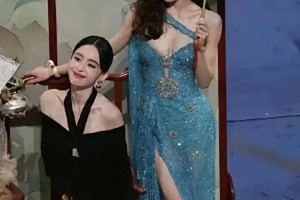 钟楚曦与古力娜扎同台争艳 风姿绰约惊艳全场
