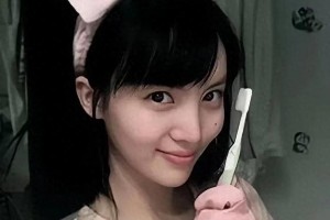 金晨性感魅力解析：最美荷官的颜值与实力