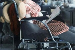 赵露思突发疾病住院抢救 工作室回应暂停工作